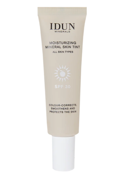 Idun Minerals Moisturizing Mineral Skin Tint Quot Gamla Stan Quot Light 27ml